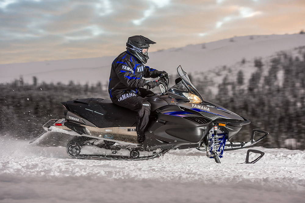 SUPERTRAXMAG.COM - 2016 YAMAHA VECTOR