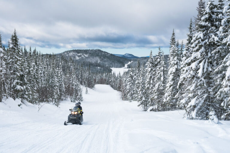 Québec’s Ultimate Snowmobile Guide