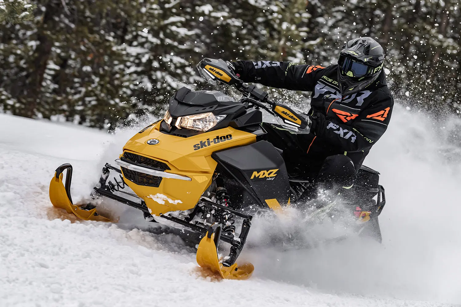 ノノ ANOTHER LOOK AT THE SKI-DOO NEO