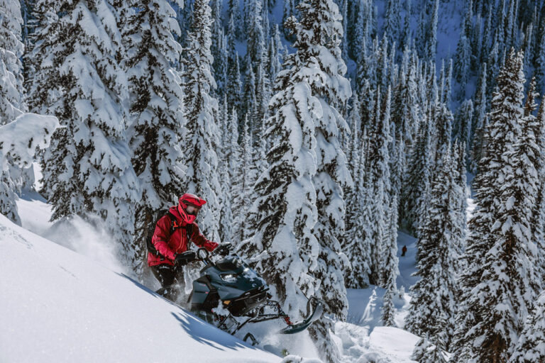 2025 Ski-Doo Summit X, Summit Expert and Freeride 2025 Ski-Doo Summit X, Summit Expert and Freeride