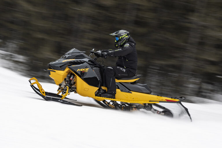 2025 Ski Doo MXZ XRS 850 with SMART-SHOX Review