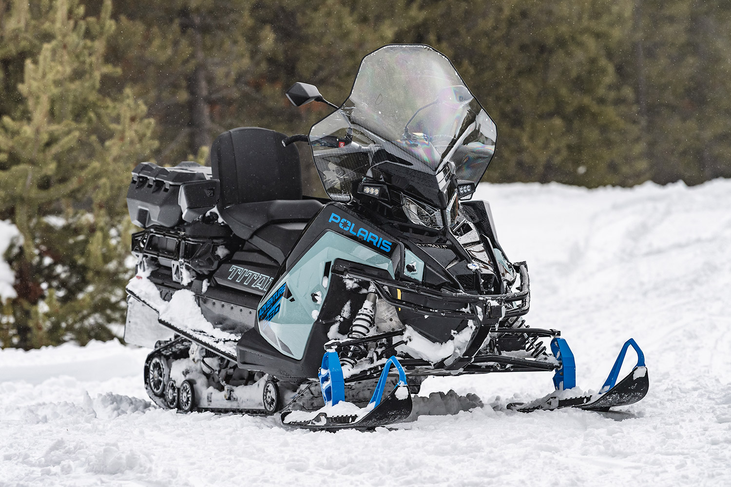 2026 Polaris TITAN Adventure Ultimate 155 – Breitband-Werkzeug