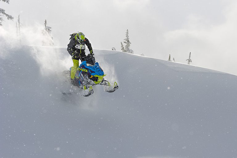 Full Review of The 2020 Polaris RMK Khaos 850 Full Review of The 2020 Polaris RMK Khaos 850