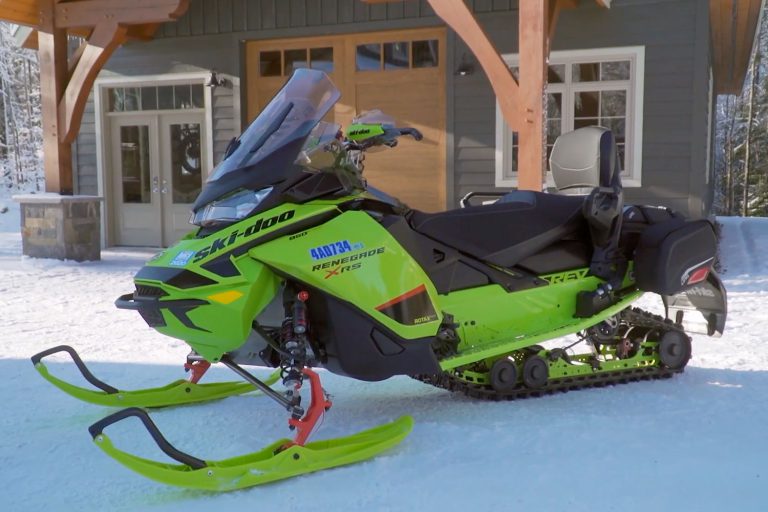 Ski Doo Renegade 850 XRS Fully Jammed With LinQ Accessories! Ski Doo Renegade 850 XRS Fully Jammed With LinQ Accessories!