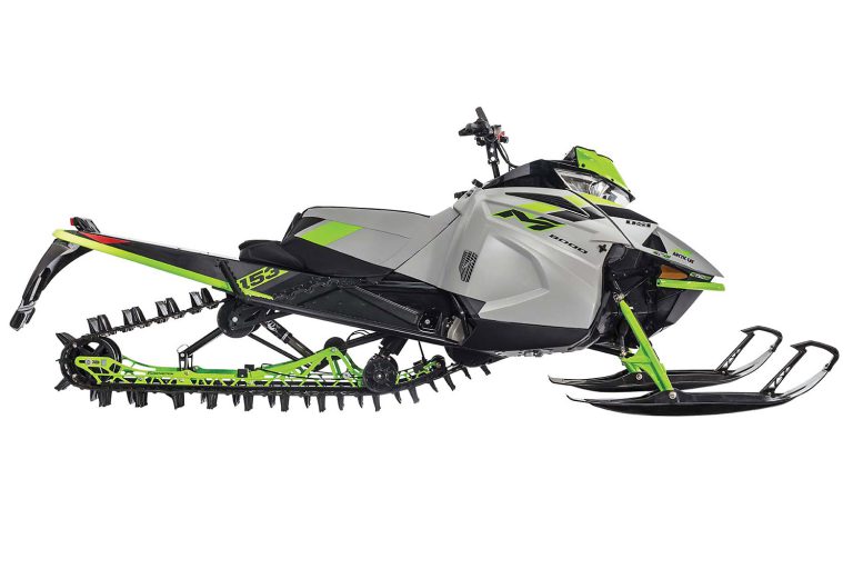 CAT IS SUPER-SERIOUS ABOUT THE MOUNTAINS CAT IS SUPER-SERIOUS ABOUT THE MOUNTAINS