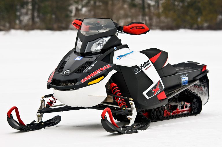 TEST RIDE: 2011 Ski-Doo 1200 Renegade X TEST RIDE: 2011 Ski-Doo 1200 Renegade X