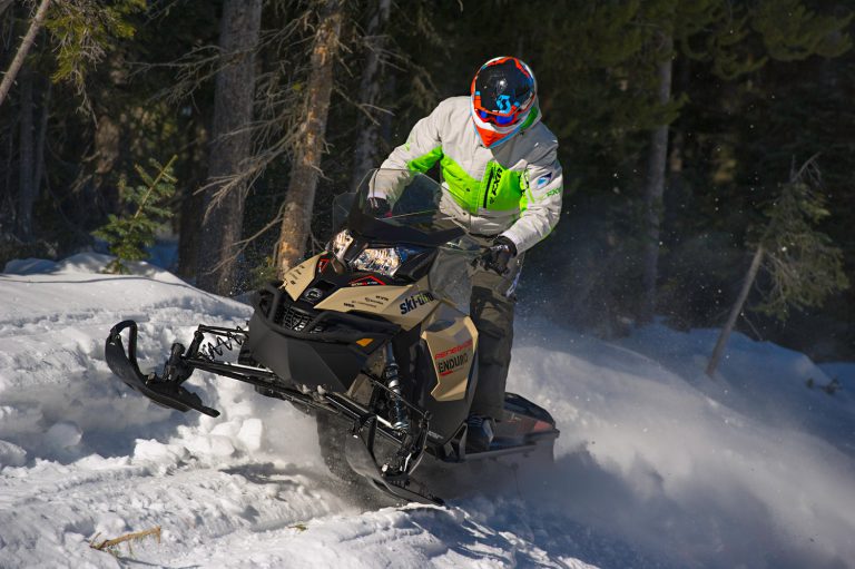 TEST RIDE: 2016 Ski-Doo Renegade Enduro 800R TEST RIDE: 2016 Ski-Doo Renegade Enduro 800R
