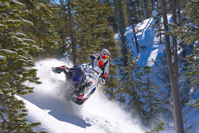 5 REASONS YOU SHOULD BUY A 2-STROKE SLED 5 REASONS YOU SHOULD BUY A 2-STROKE SLED