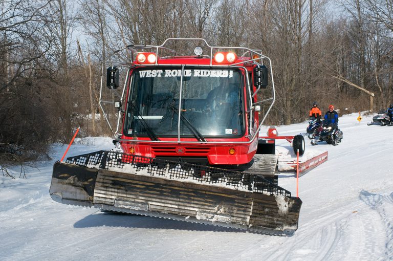 SNOWMOBILE CLUB VOLUNTEERS SNOWMOBILE CLUB VOLUNTEERS