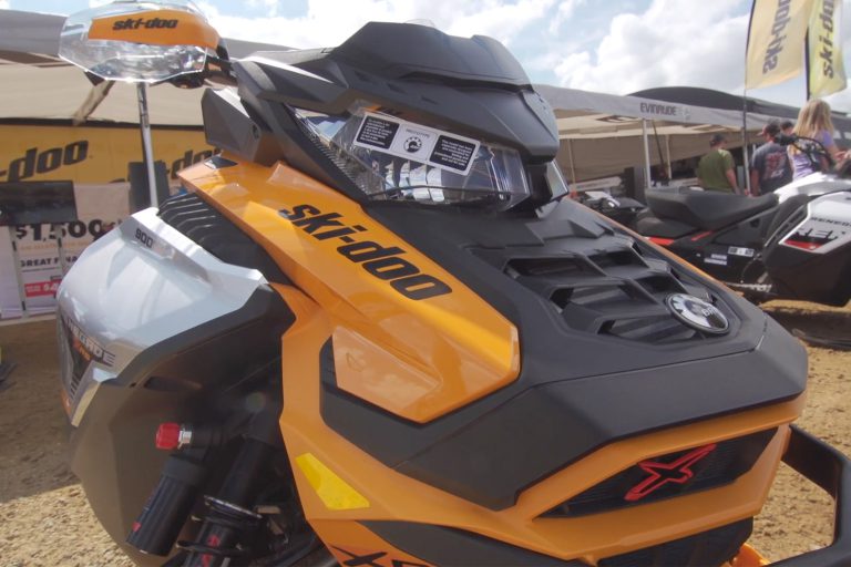 2019 Ski-Doo Renegade X-RS 900 ACE Turbo Walk Around & First Impressions – Hay Days 2018 2019 Ski-Doo Renegade X-RS 900 ACE Turbo Walk Around & First Impressions – Hay Days 2018