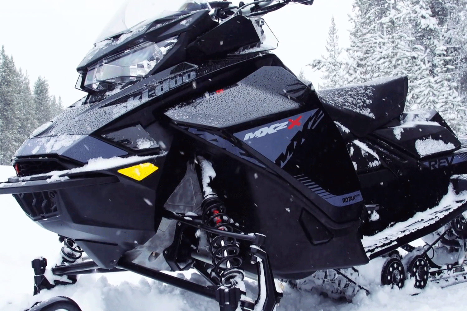 Full Review of the 2019 SkiDoo MXZ X 600R Supertrax Online