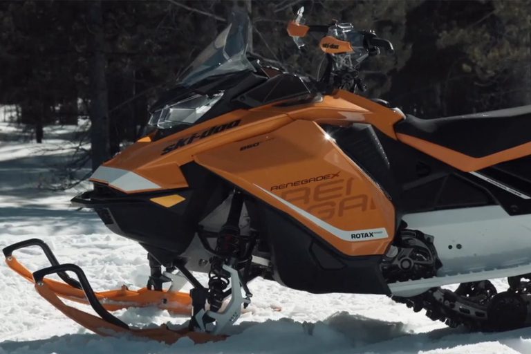 TEST RIDE: 2017 Ski-Doo Renegade X 850 TEST RIDE: 2017 Ski-Doo Renegade X 850