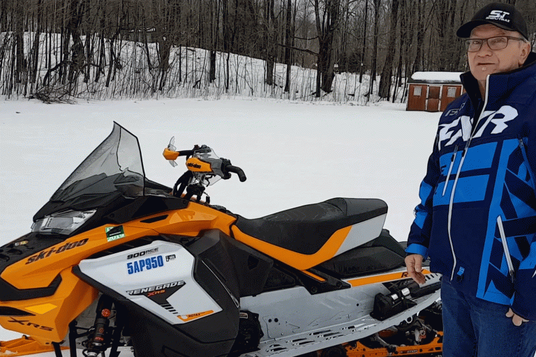 2019 Ski-Doo Renegade X-RS 900 ACE Impressions & Walk Around